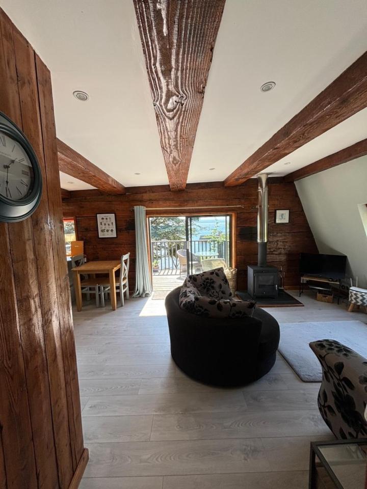 Cosy Coastal Hideaway With Incredible Sea Views Apartment Фортроуз Екстериор снимка