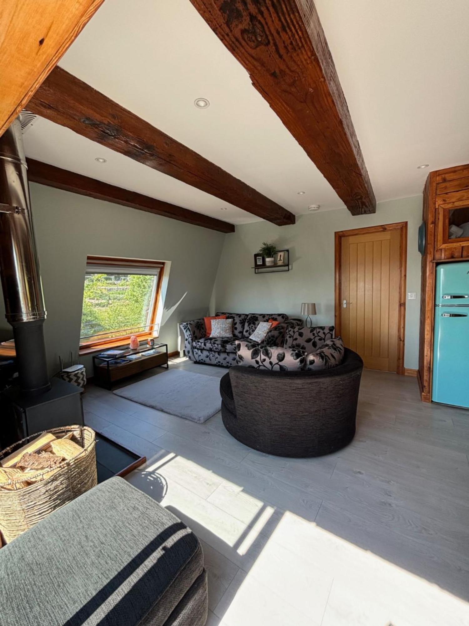 Cosy Coastal Hideaway With Incredible Sea Views Apartment Фортроуз Екстериор снимка