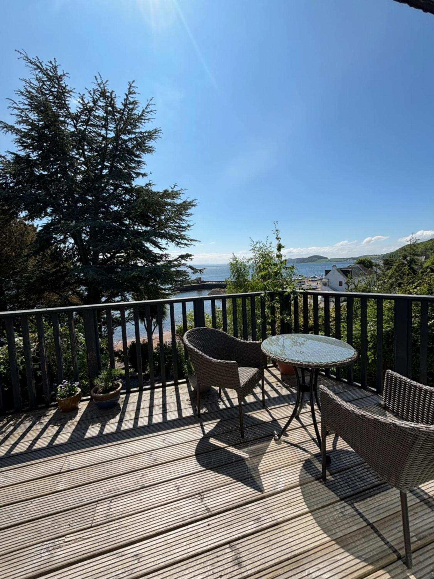 Cosy Coastal Hideaway With Incredible Sea Views Apartment Фортроуз Екстериор снимка
